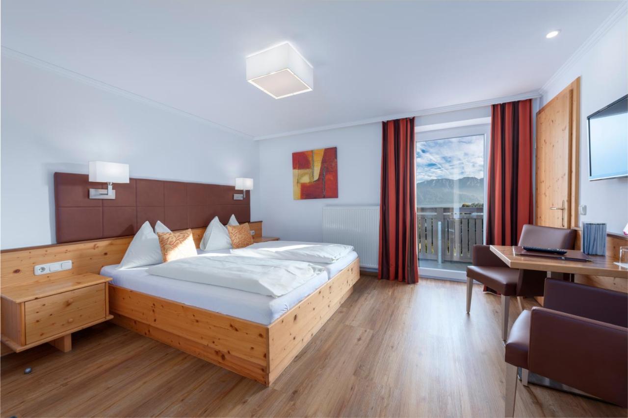 Hotel Schoenberger Nussdorf am Attersee Esterno foto