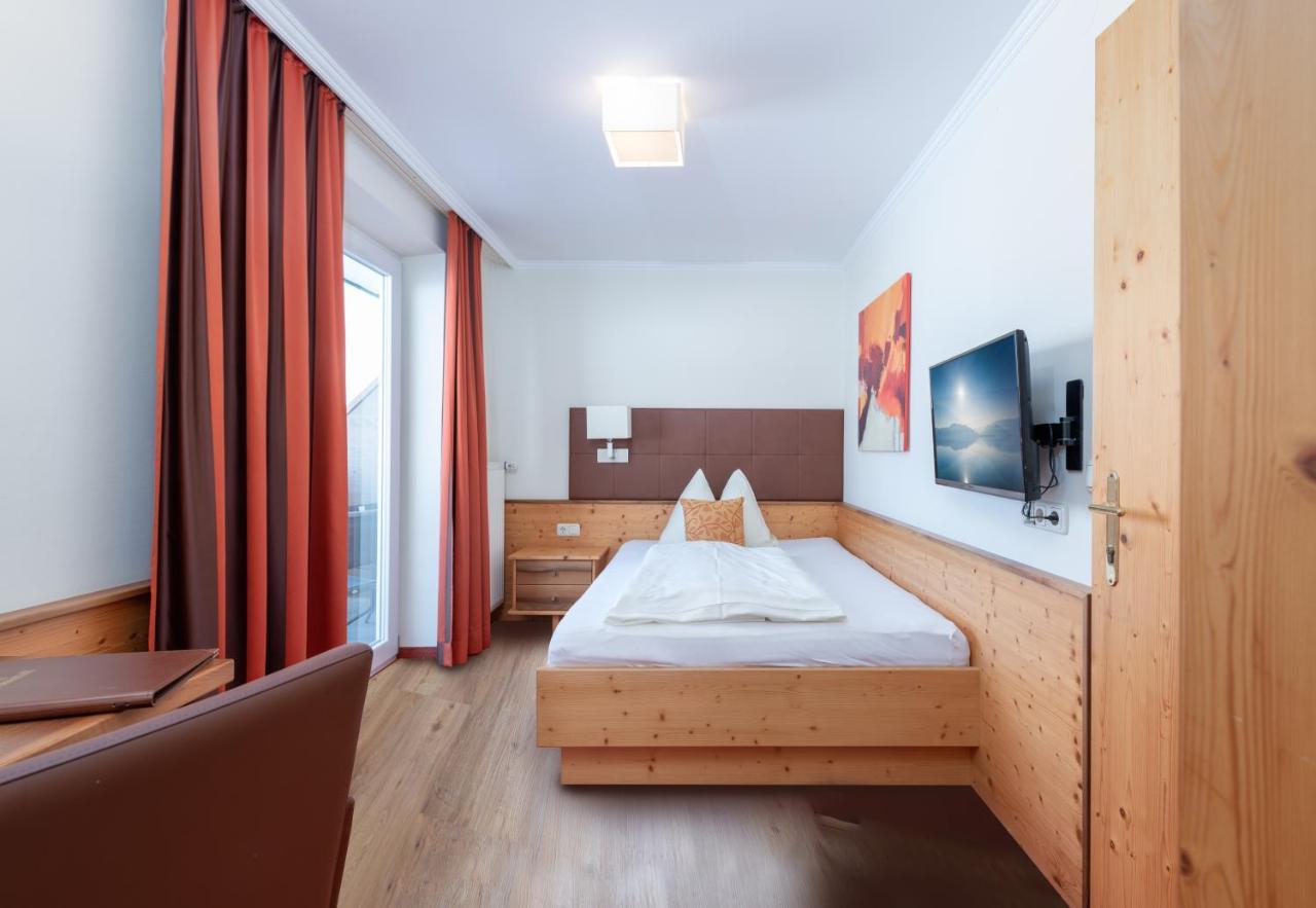 Hotel Schoenberger Nussdorf am Attersee Esterno foto