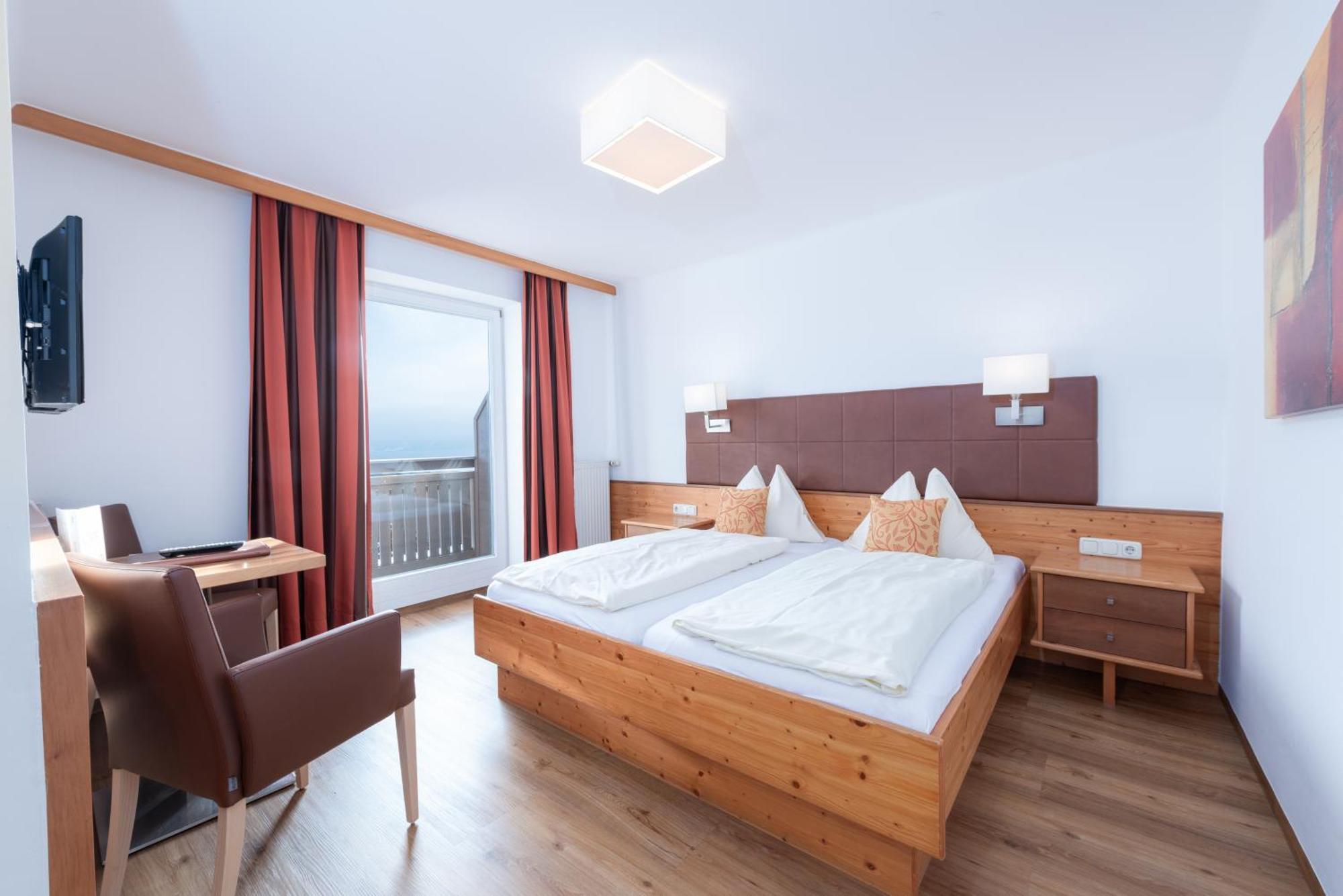 Hotel Schoenberger Nussdorf am Attersee Esterno foto