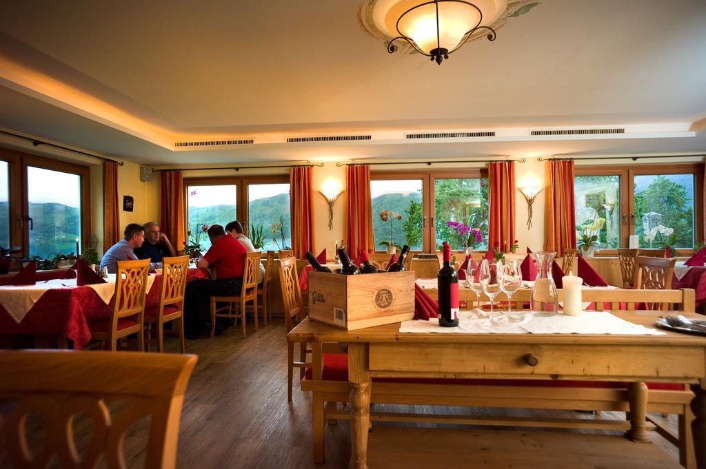 Hotel Schoenberger Nussdorf am Attersee Esterno foto